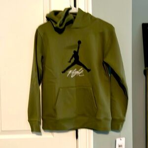 Michael Jordan Flight Lt Green hooded sweatshirt
Boys LG